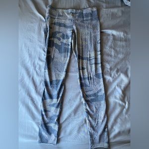 Aritzia camo tights